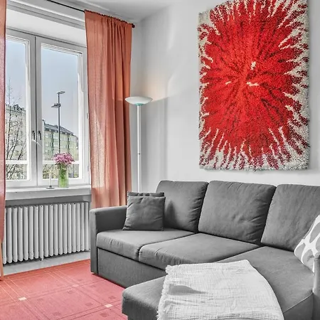 Red Bauhaus Kamppi Square 35m Tram Bus Wi-fi