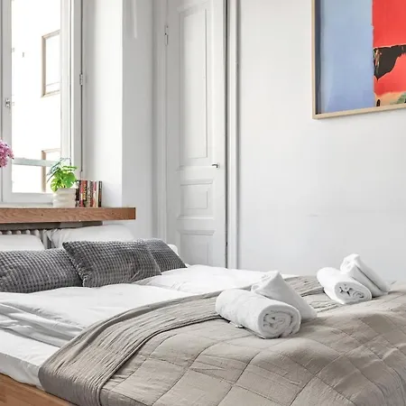 Red Bauhaus Kamppi Square 35m Tram Bus Wi-fi *