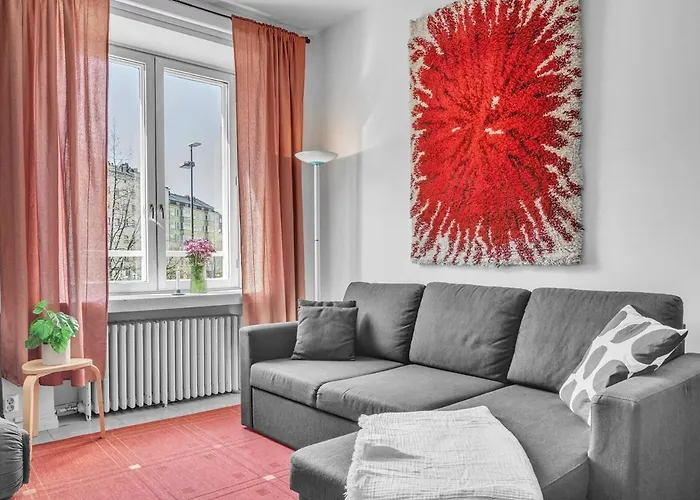 Red Bauhaus Kamppi Square 35m Tram Bus Wi-fi